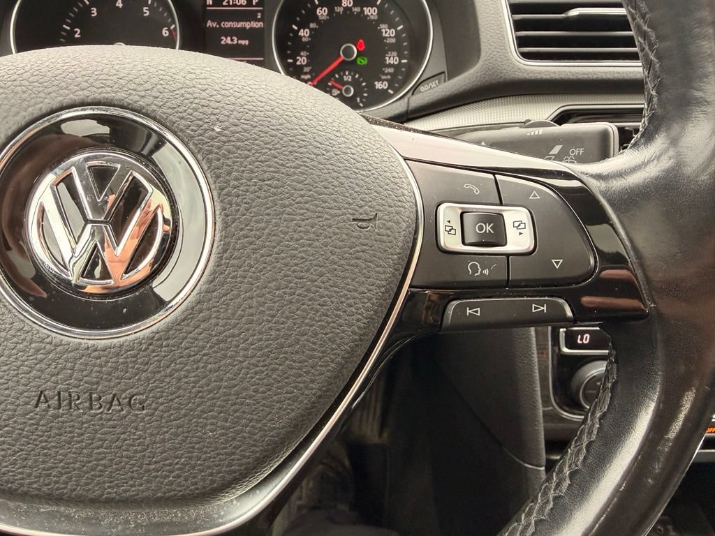 Used 2017 Volkswagen Passat 1.8T SE w/ SE Lighting Package FWD image 18