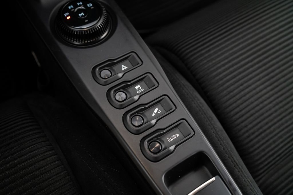 Used 2019 Ford GT RWD image 29
