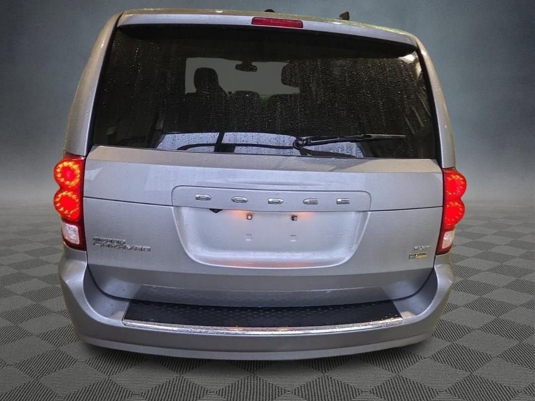 Used 2018 Dodge Grand Caravan SXT image 4