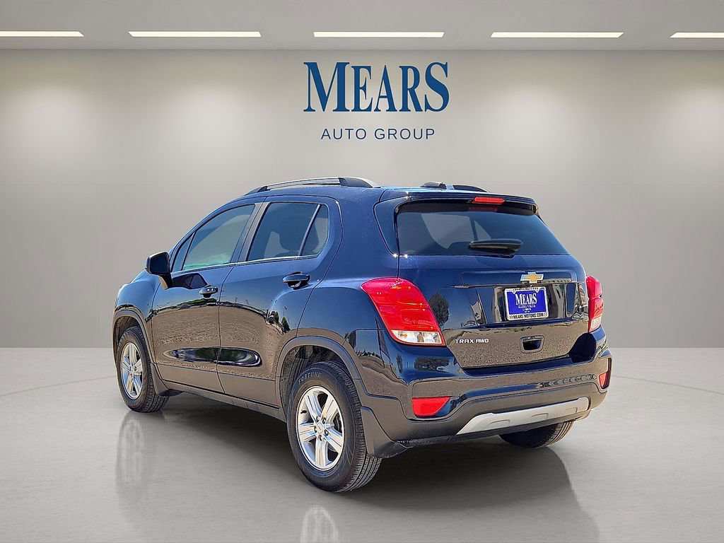 Used 2021 Chevrolet Trax LT w/ LT Convenience Package AWD/4WD image 3