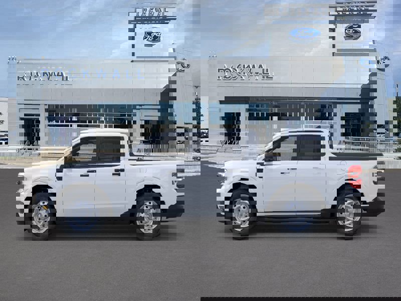 New 2024 Ford Maverick XL image 3