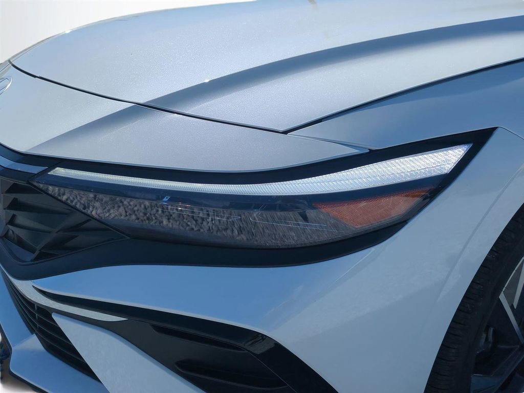 New 2026 Hyundai Elantra Limited image 10