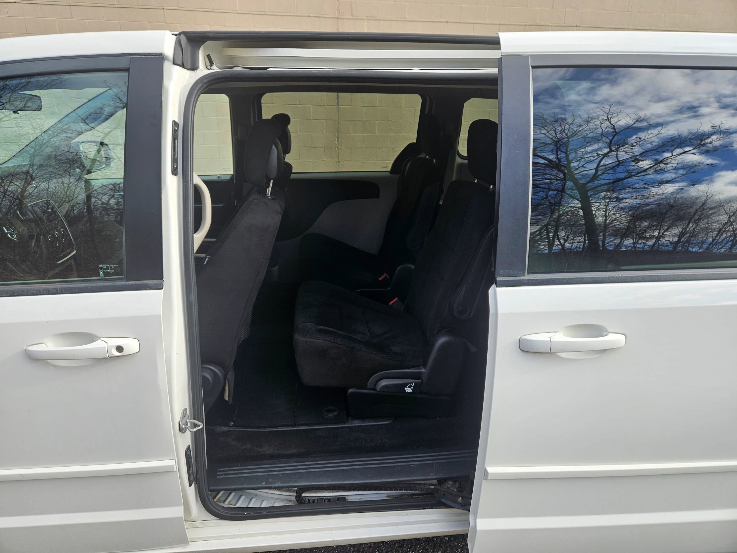 Used 2013 Dodge Grand Caravan SE image 6