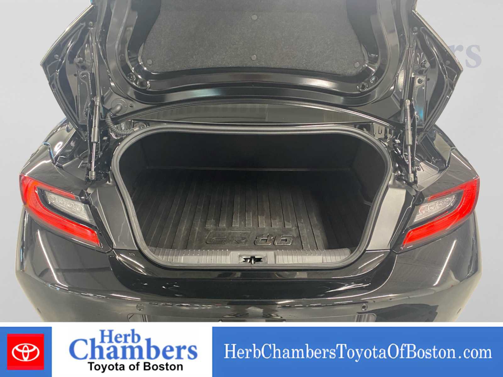 Used 2024 Toyota GR86 Premium RWD image 4