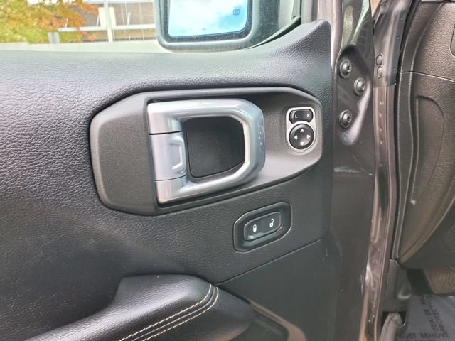 Used 2023 Jeep Wrangler Unlimited Sahara AWD/4WD image 8