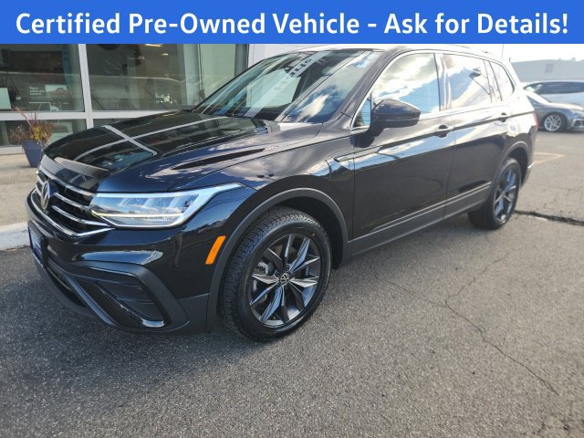 Certified 2022 Volkswagen Tiguan SE w/ Panoramic Sunroof Package AWD/4WD image 2