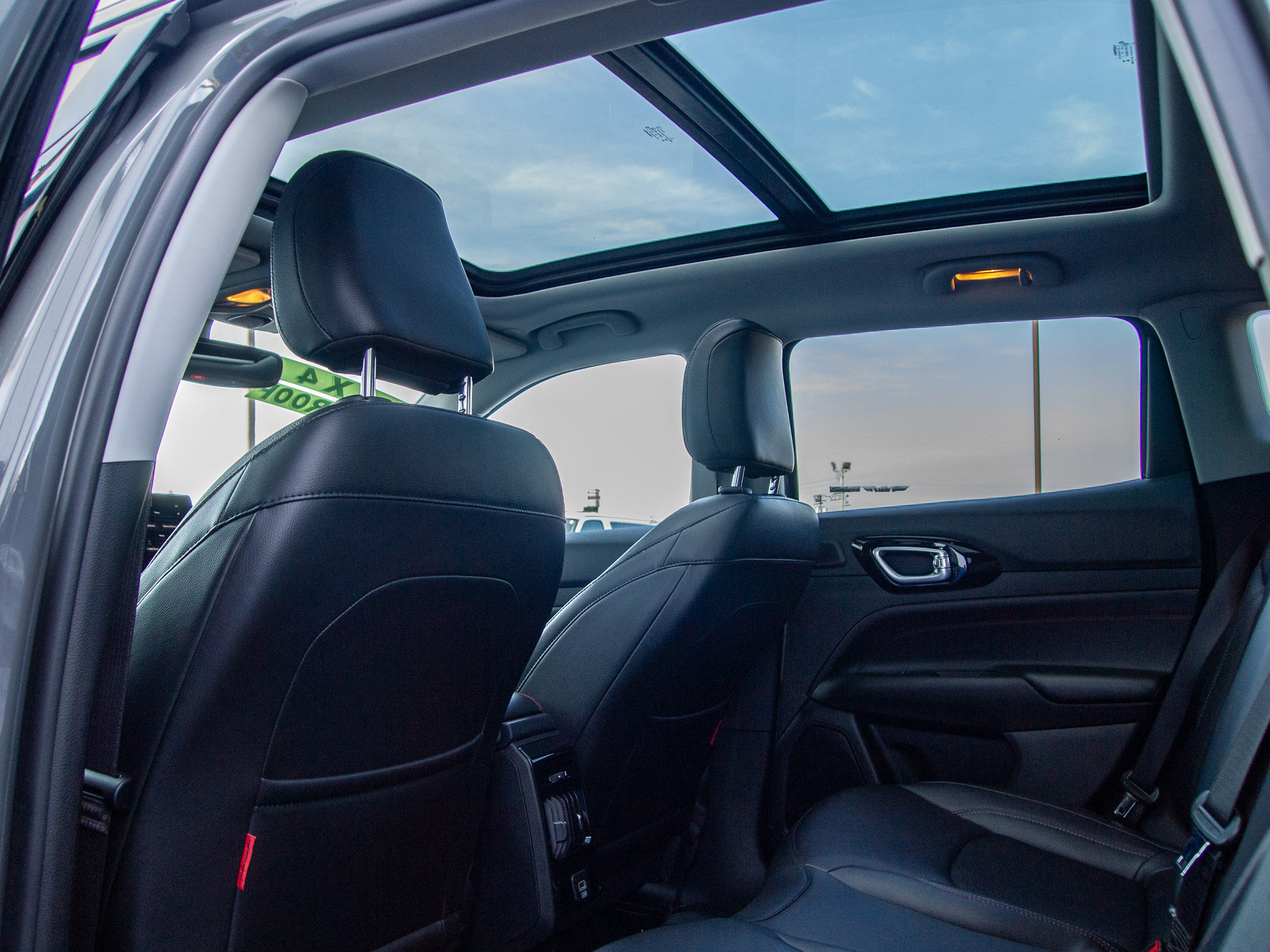 Used 2022 Jeep Compass Trailhawk w/ Sun and Sound Group image 27