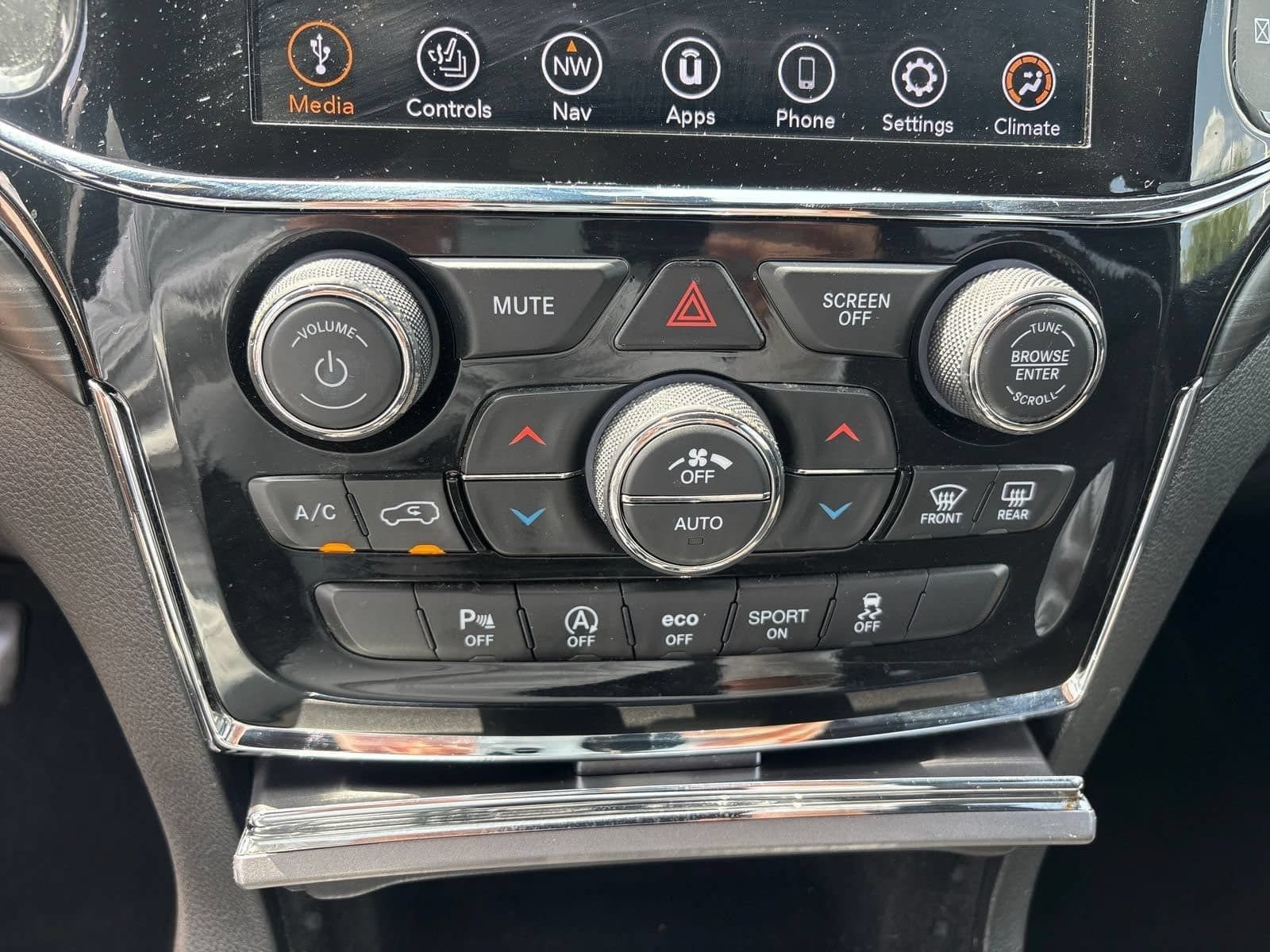Used 2021 Jeep Grand Cherokee Freedom Edition RWD image 24