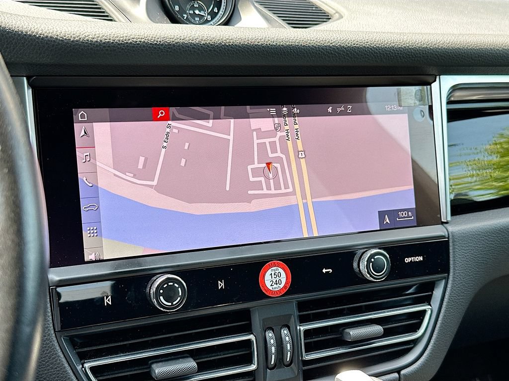 Certified 2022 Porsche Macan S AWD/4WD image 16