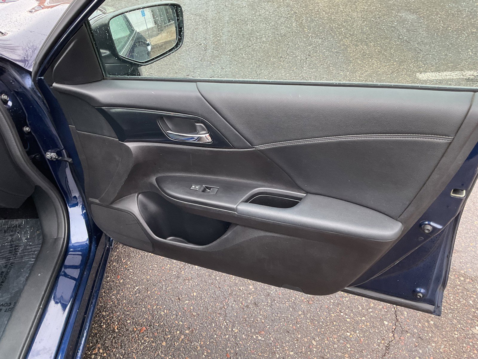 Used 2013 Honda Accord Sport image 25