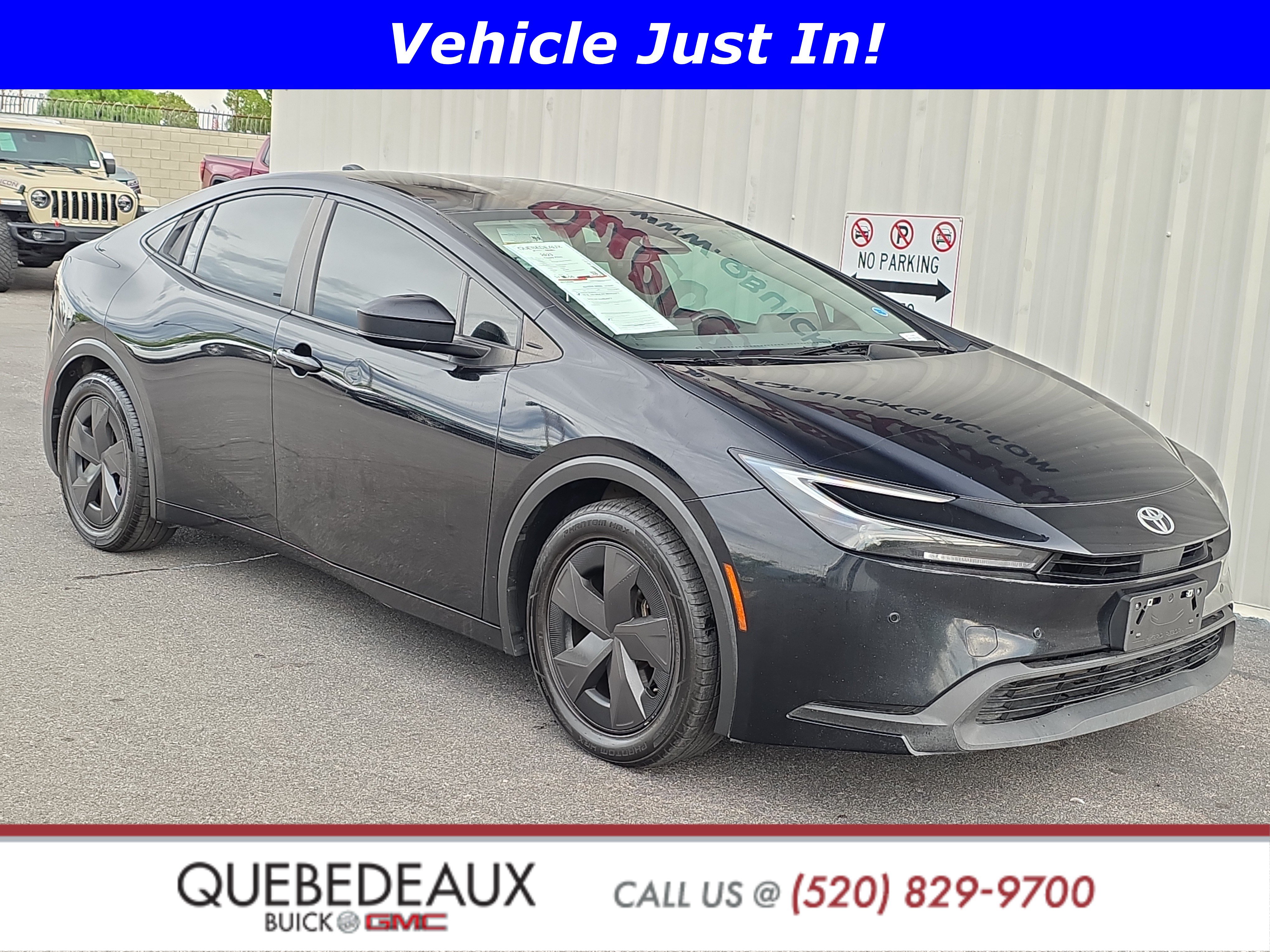 Used 2023 Toyota Prius LE FWD image 1