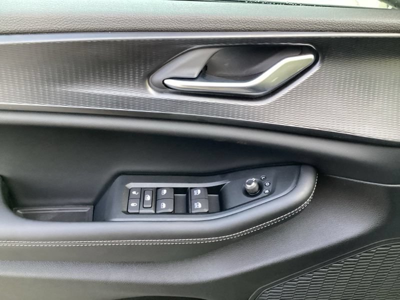 New 2025 Jeep Grand Cherokee Laredo X w/ Luxury Tech Group I AWD/4WD image 24