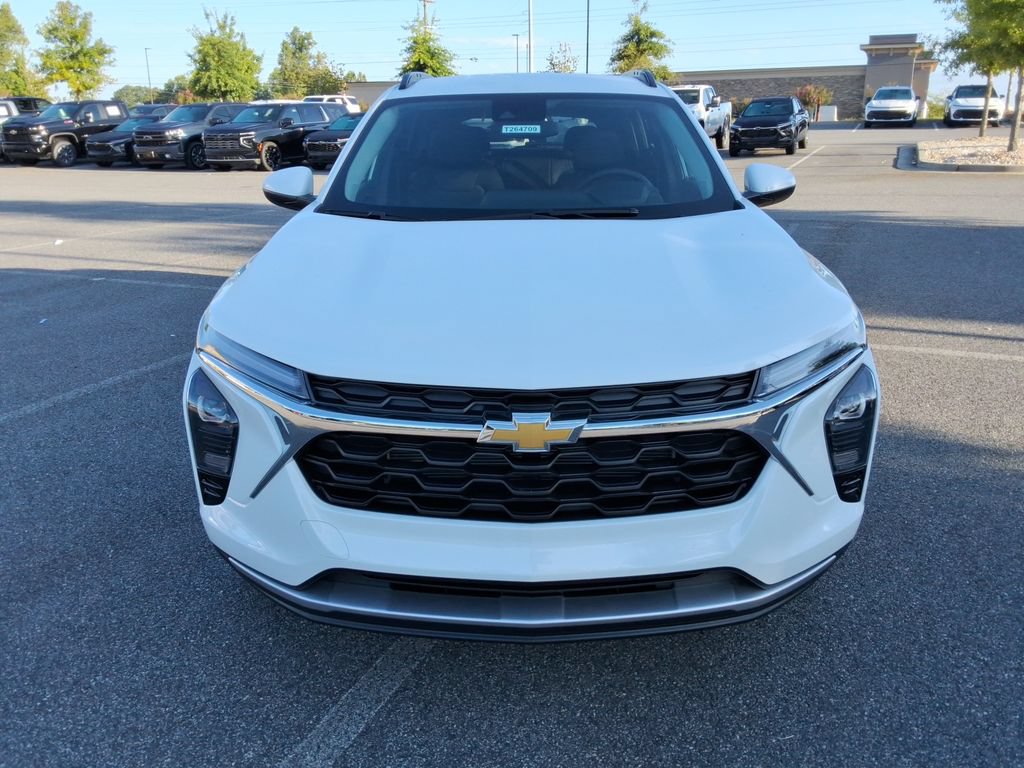 New 2026 Chevrolet Trax LT w/ Driver Confidence Package FWD image 2