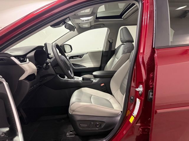 Used 2025 Toyota RAV4 XLE Premium image 12