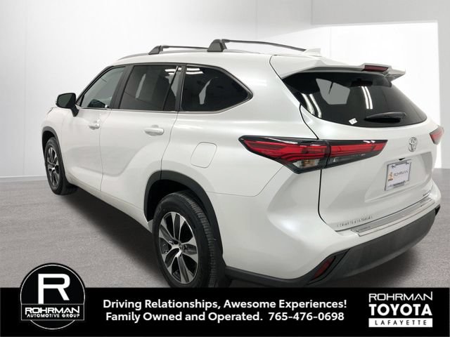 Used 2023 Toyota Highlander XLE AWD/4WD image 5