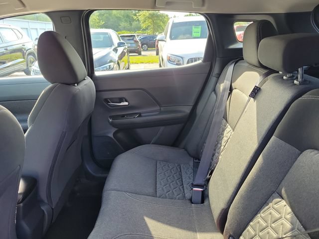 Used 2025 Nissan Kicks SV FWD image 11