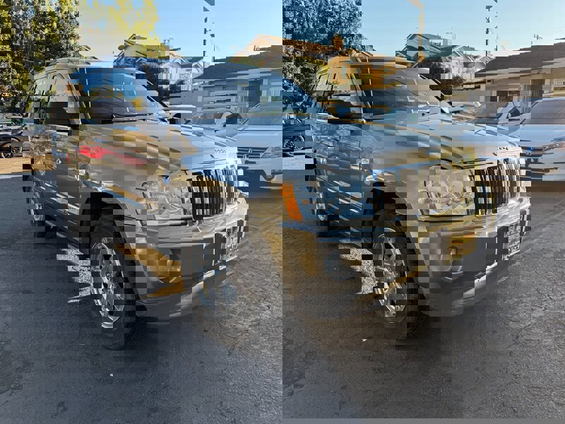 Used 2007 Jeep Grand Cherokee Limited image 3