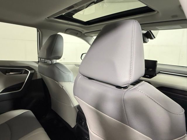 Used 2025 Toyota RAV4 Limited w/ Advanced Technology Package FWD image 30