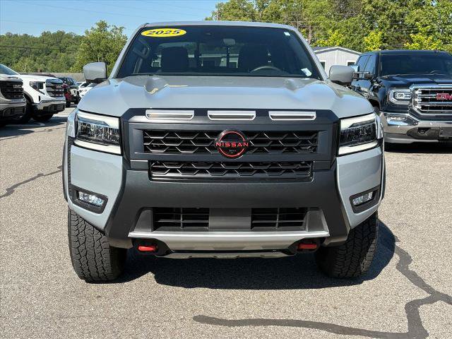 Used 2025 Nissan Frontier PRO-4X w/ Pro Convenience Package AWD/4WD image 2