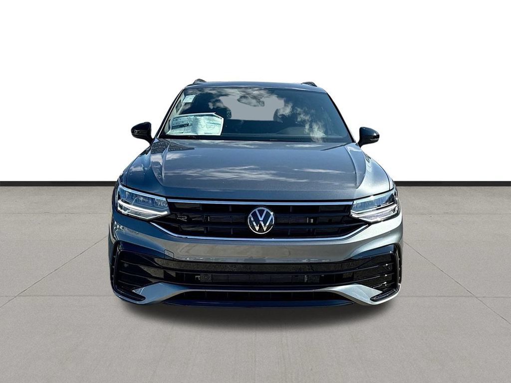 Used 2024 Volkswagen Tiguan SE R-Line FWD image 2