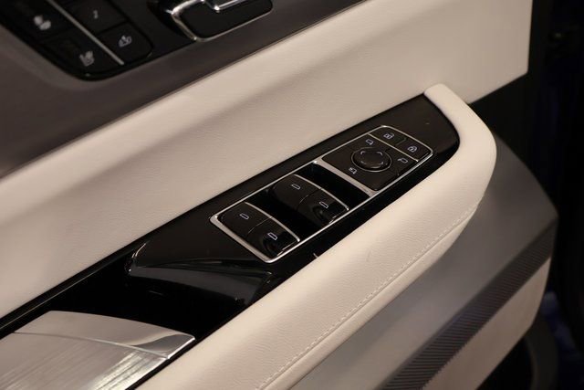 New 2026 Cadillac Vistiq Sport image 10