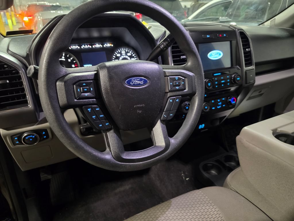Used 2017 Ford F150 XLT w/ Heavy-Duty Payload Package AWD/4WD image 4