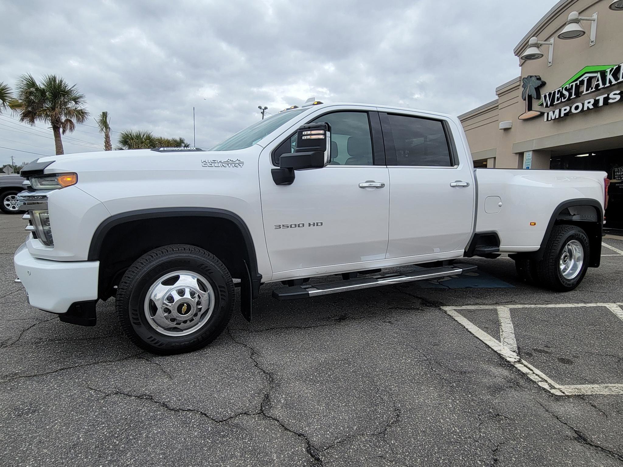 Used 2020 Chevrolet Silverado 3500 High Country image 9