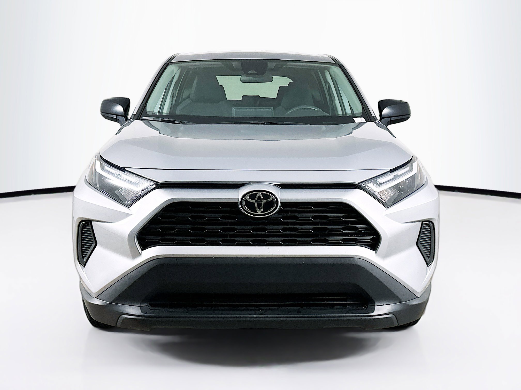 Used 2025 Toyota RAV4 LE image 2
