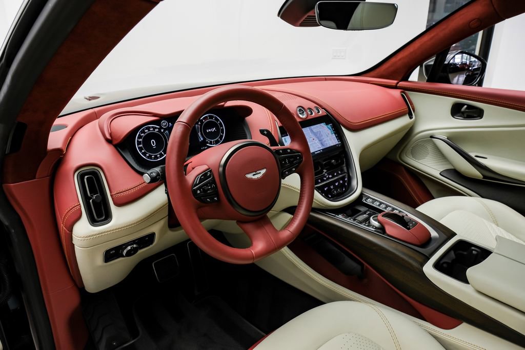 Used 2022 Aston Martin DBX AWD/4WD image 9