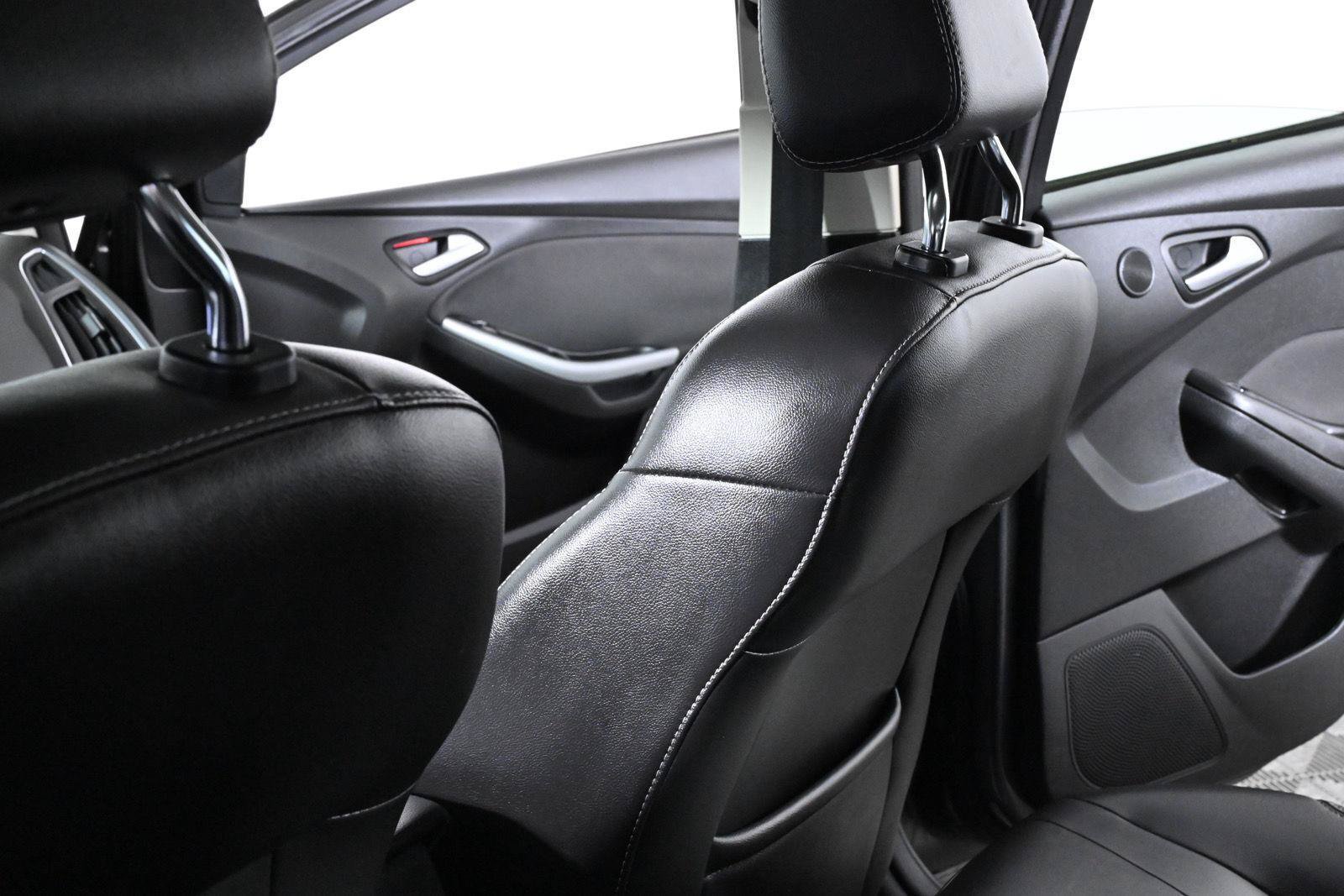 Used 2012 Ford Focus Titanium FWD image 24