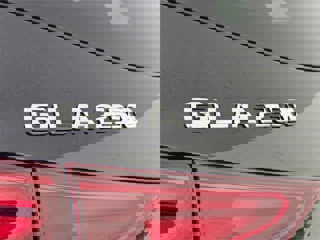 Certified 2025 Mercedes-Benz GLA 250 4MATIC image 32