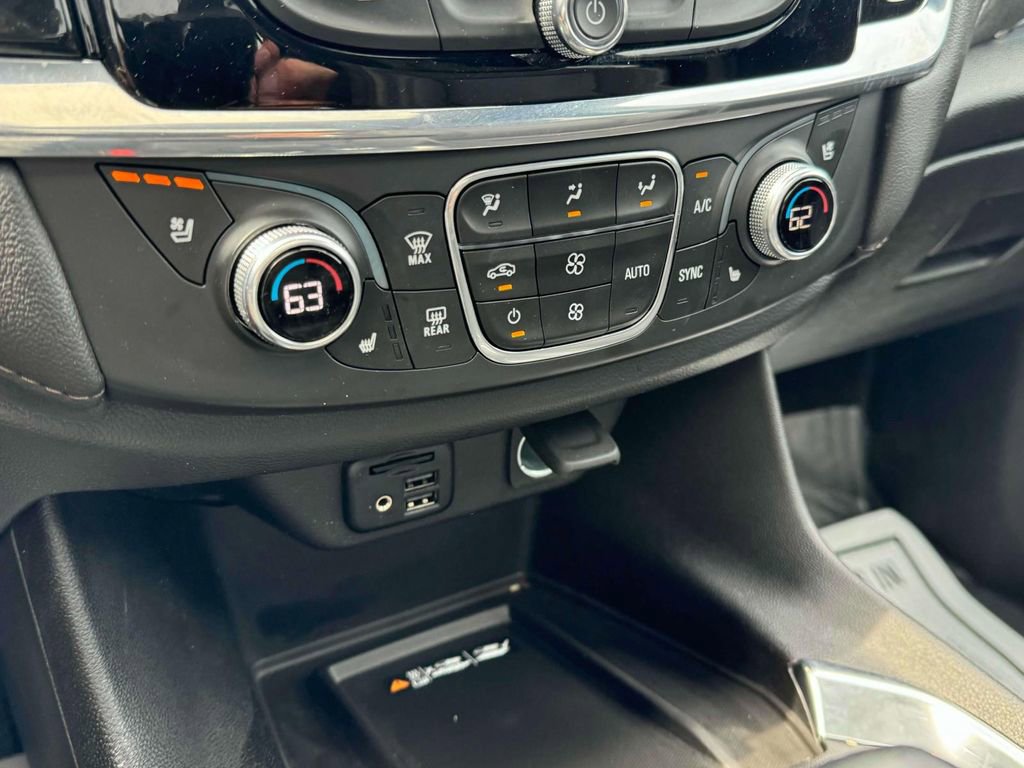 Used 2023 Chevrolet Traverse High Country AWD/4WD image 30