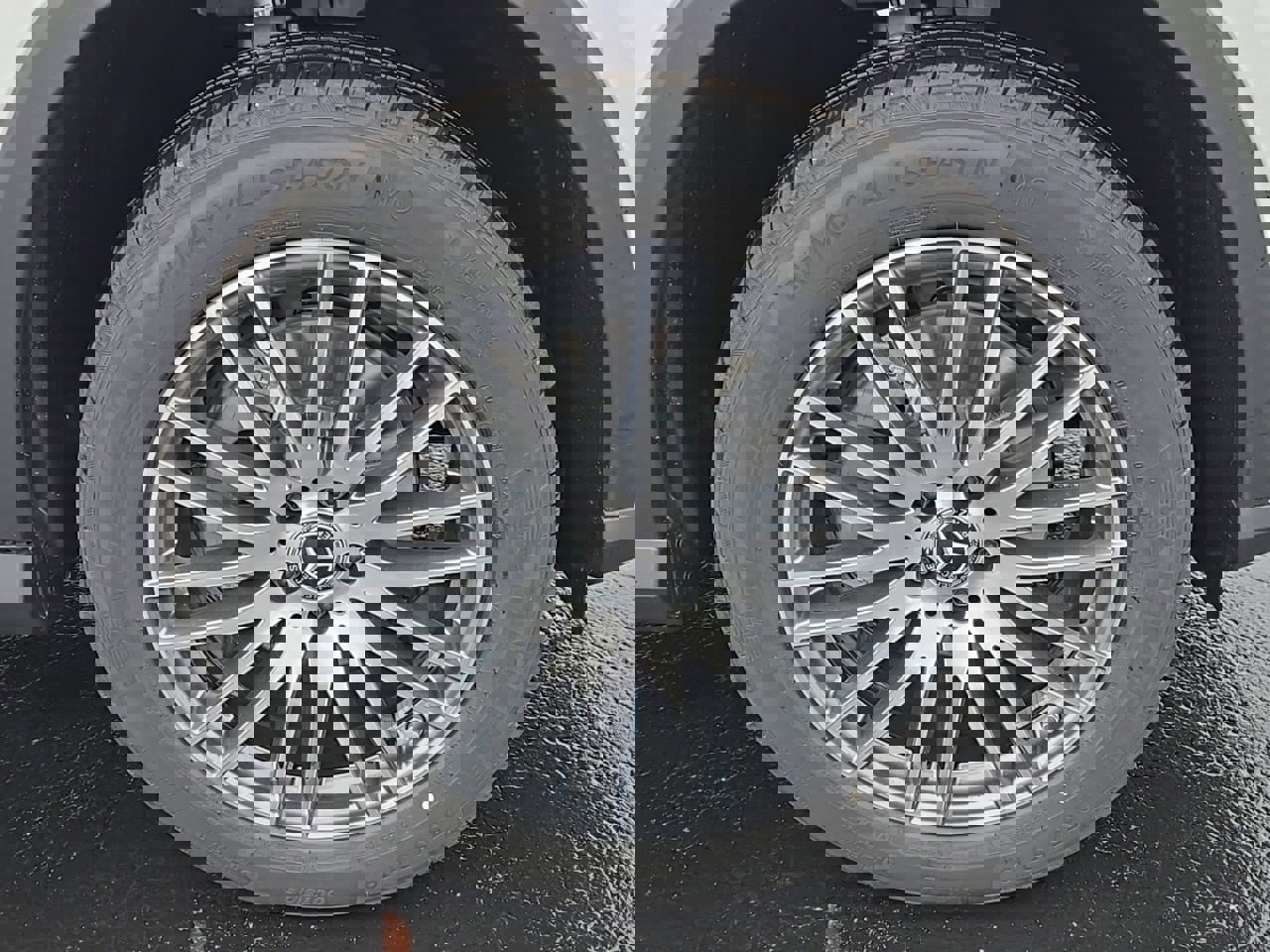 New 2026 Mercedes-Benz GLC 300 4MATIC image 9