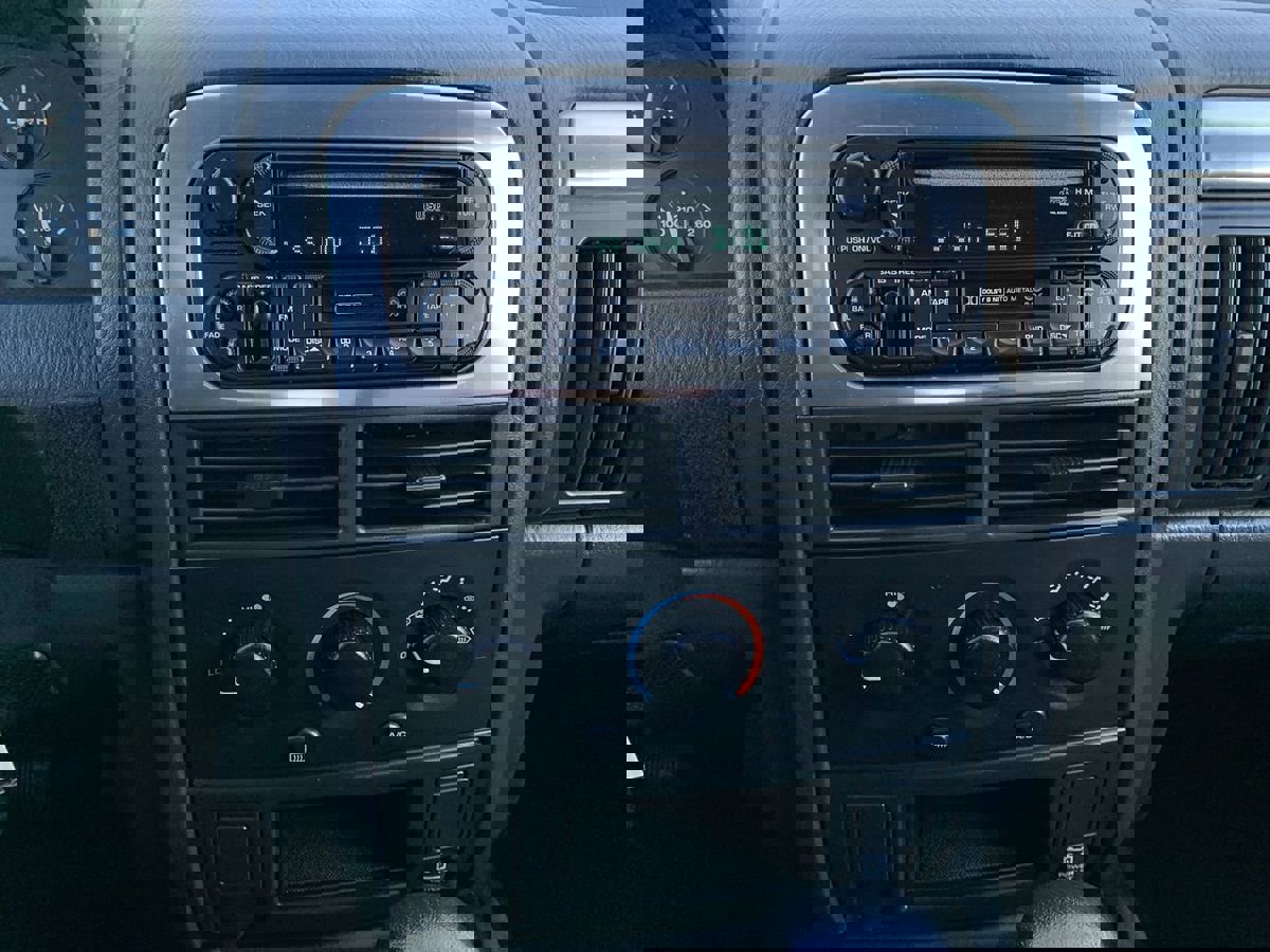 Used 2004 Jeep Grand Cherokee Laredo w/ Trailer Tow Prep Group image 21