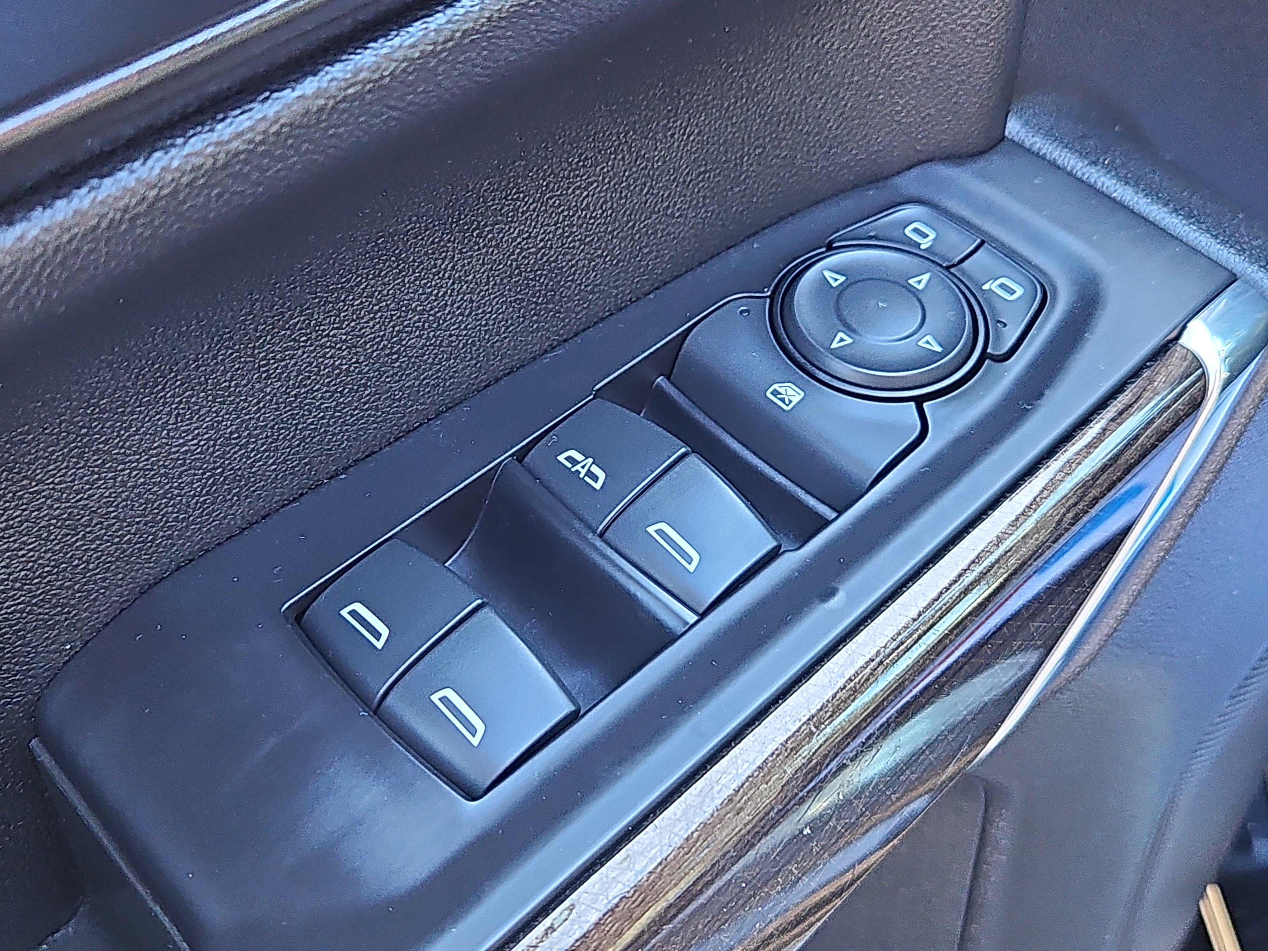 Used 2021 Chevrolet Silverado 1500 LT w/ Z71 Off-Road Package image 18