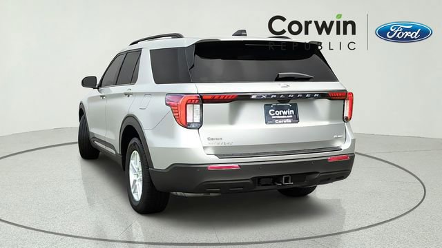 Used 2025 Ford Explorer Active AWD/4WD image 4