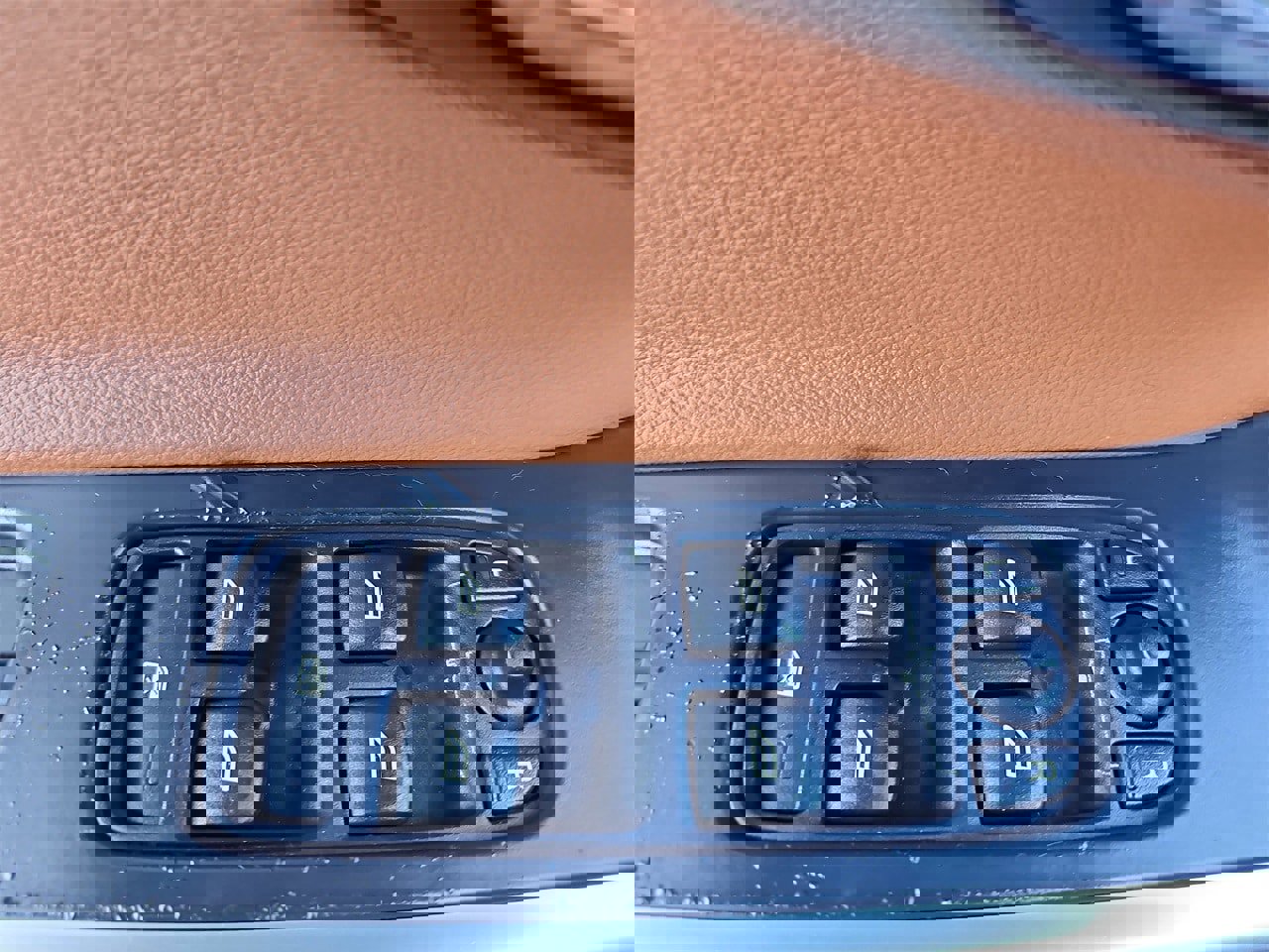 Used 2015 Volvo V60 T5 Platinum image 28