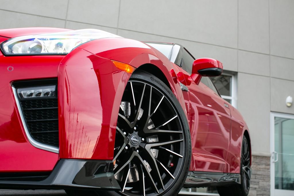 Used 2023 Nissan GT-R Premium w/ Floor Mat Package image 5