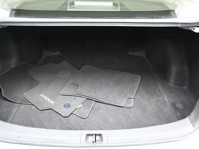 Used 2021 Toyota Corolla LE image 13