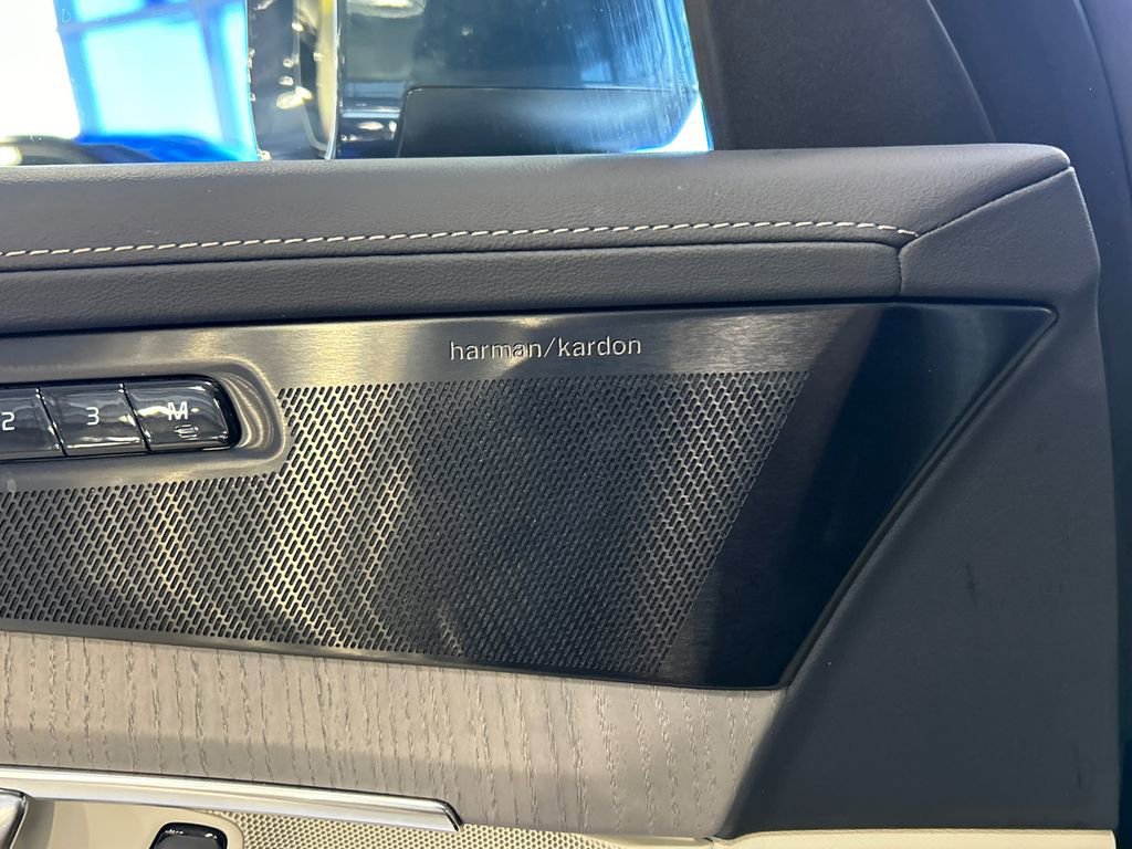 Certified 2025 Volvo XC90 T8 Ultra image 22