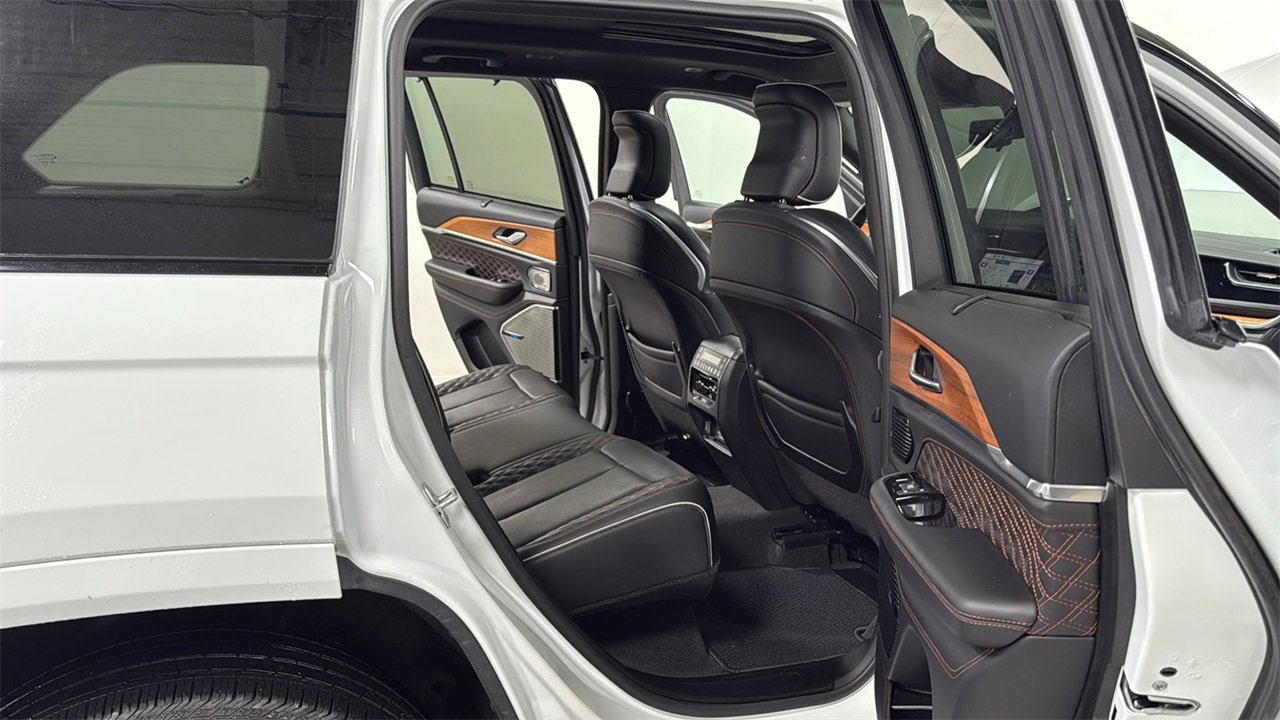 Used 2022 Jeep Grand Cherokee Summit image 17