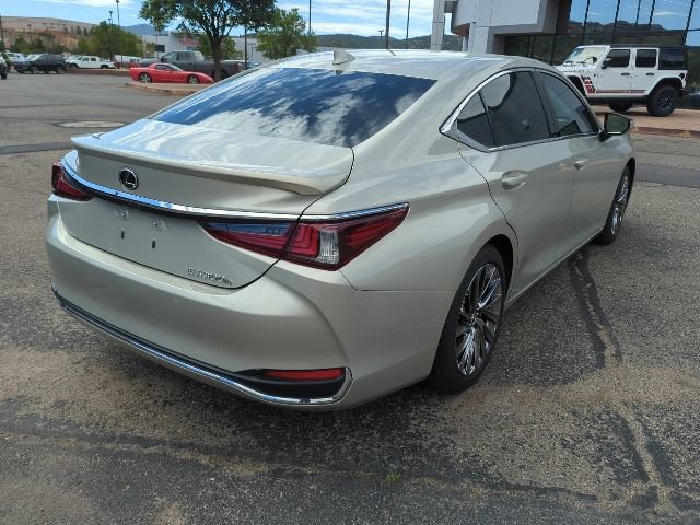 Used 2025 Lexus ES 300h w/ Accessory Package (Z1) FWD image 3