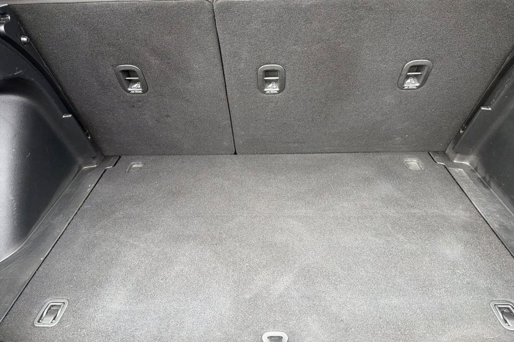 Used 2020 Hyundai Venue SE image 14