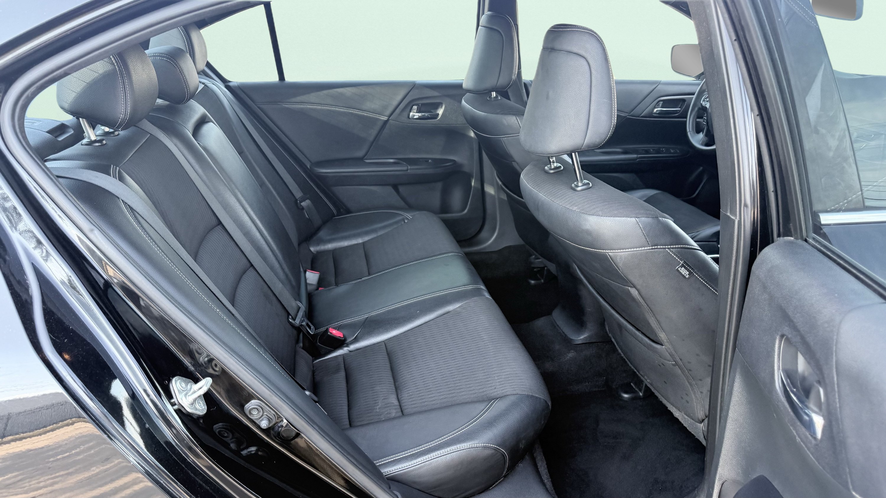 Used 2017 Honda Accord Sport image 32