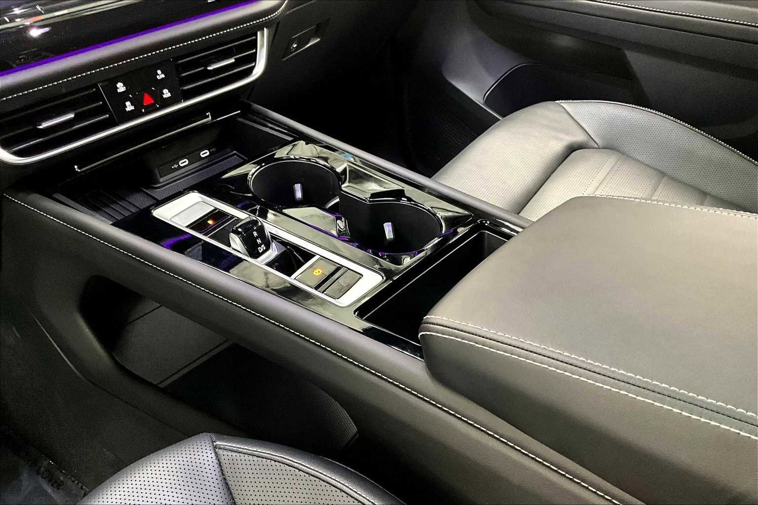 Used 2025 Volkswagen Atlas Cross Sport SEL image 20