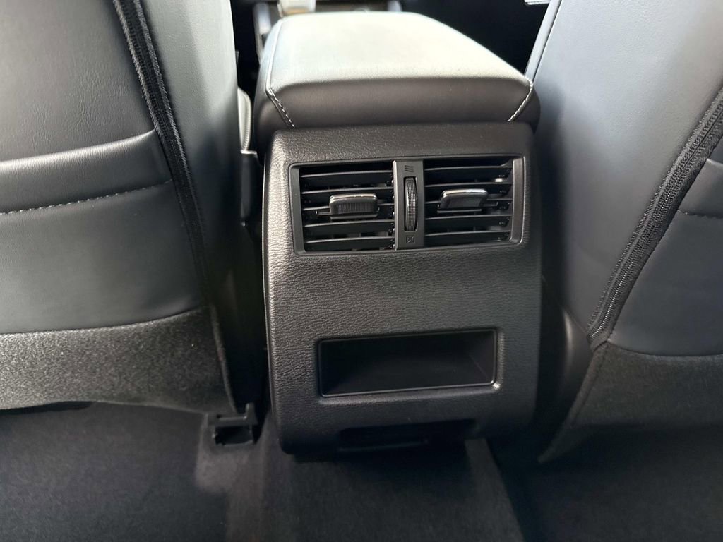 New 2026 Mitsubishi Outlander SE image 17