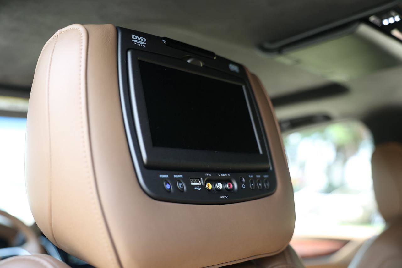 Used 2017 Cadillac Escalade ESV Platinum RWD image 22