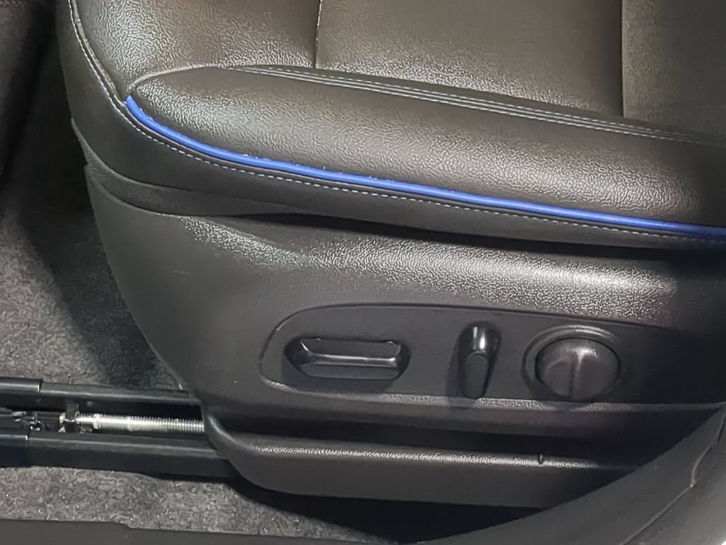 Used 2025 Buick Envista Sport Touring w/ Convenience I Package FWD image 21