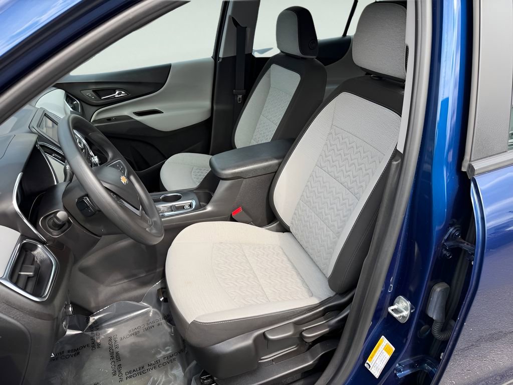 Used 2023 Chevrolet Equinox LS w/ Driver Confidence II Package AWD/4WD image 17