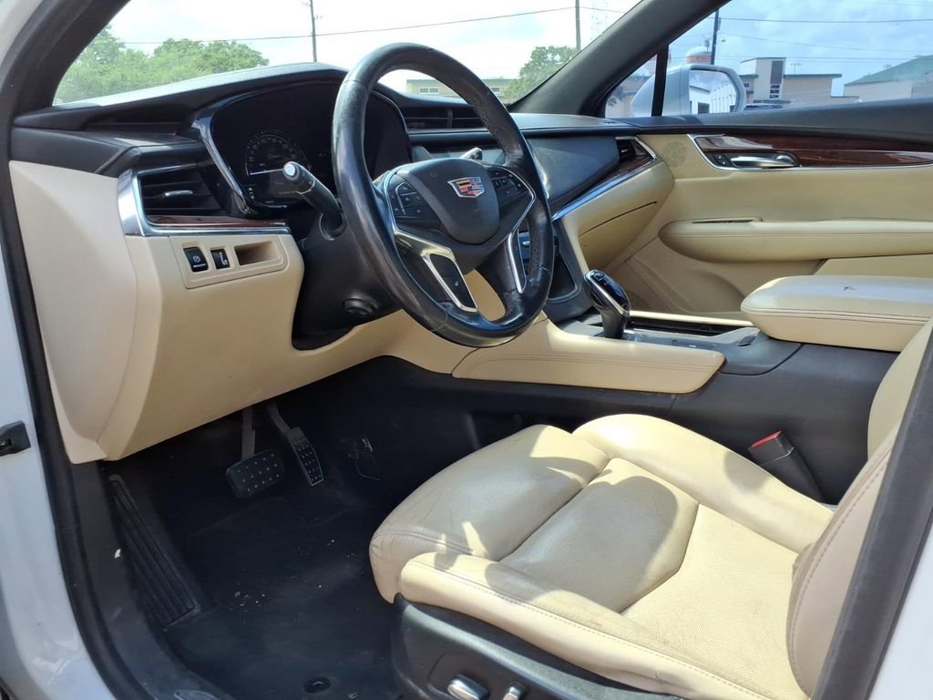 Used 2017 Cadillac XT5 Luxury FWD image 17